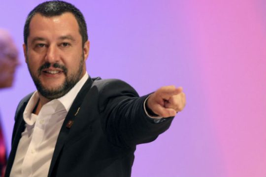 Με κατεύθυνση τη Μασσαλία το Aquarius