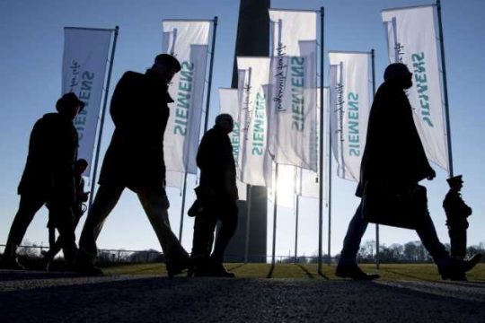 Η Siemens σφίγγει το ζωνάρι με… απολύσεις