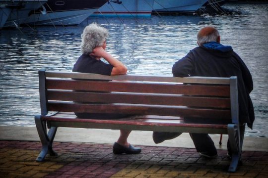 Φουντώνει ξανά η αντιπαράθεση για τις συντάξεις