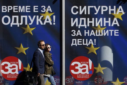Ενα Σαββατοκύριακο πριν από το δημοψήφισμα, επίσκεψη στα Σκόπια