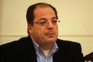 Ο συνταγματολόγος που… πίκρανε τον Κυριάκο