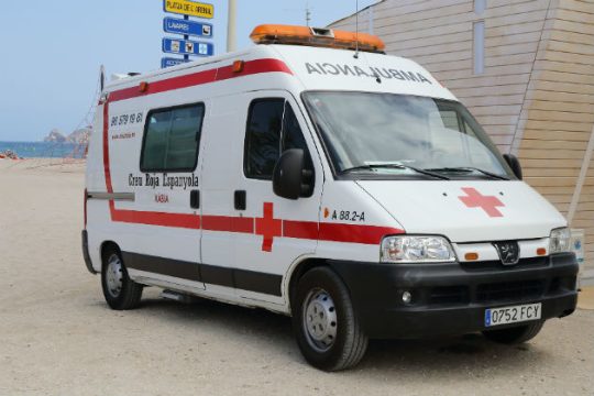 Λεωφορείο σφηνώθηκε σε στήριγμα γέφυρας σκοτώνοντας πέντε άτομα
