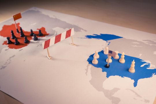 Κλιμακωτή αύξηση δασμών στα κινεζικά προϊόντα επιβάλλουν οι ΗΠΑ