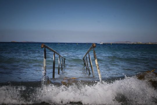 Λίγη συννεφιά, ισχυρά μελτέμια