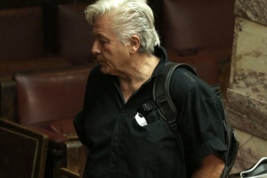 Αντιρρήσεις για το… μπαϊράκι του Καμμένου