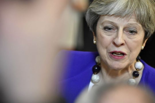 Σε «δύσβατο» μονοπάτι η Μέι για το Brexit