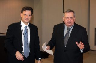 Ασφυξία των φτωχών με συνταγή Μάνου – Σκυλακάκη