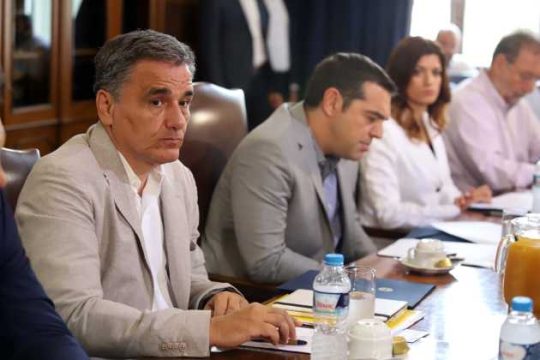 Πονοκέφαλος για κυβέρνηση και νοικοκυριά η άνοδος του πετρελαίου