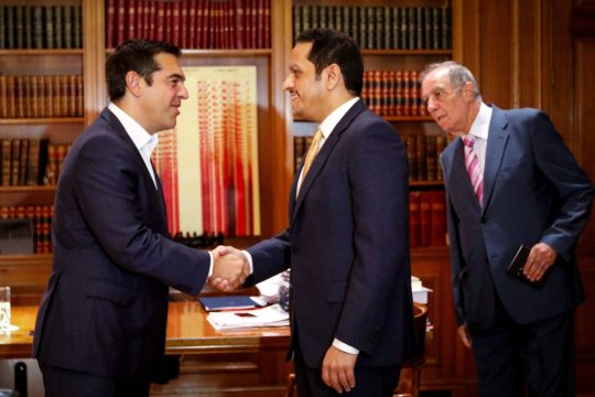 Κυβερνητικές επαφές με τον υπουργό Εξωτερικών του Κατάρ