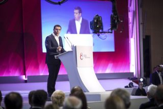 Φρένο και στη μείωση του αφορολόγητου