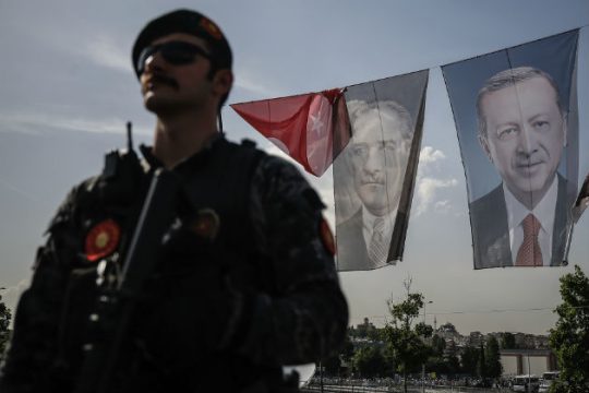 Φυλάκιση αριστερού Αυστριακού δημοσιογράφου στην Τουρκία