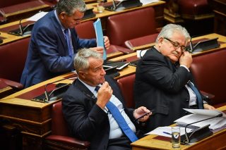 «Δεν δικαιούστε να κυβερνάτε»