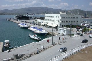 Ζητείται λύση με τις ΣΣΕ στα περιφερειακά λιμάνια