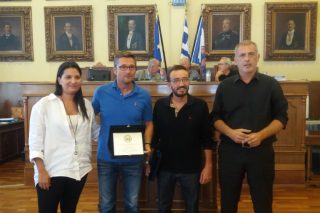 Ο δήμος Πειραιά τίμησε τους προπονητές του πόλο