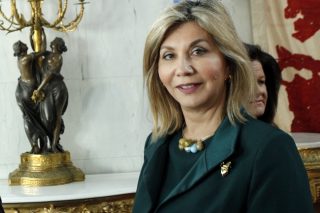 Πρώην βουλευτής ζητά 500.000 ευρώ από εκδότη