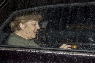 Φεύγει η καγκελάριος, η Ευρώπη στα κάγκελα