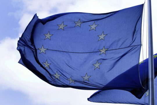 Ωμή παρέμβαση της Ε.Ε. στην οικονομία της Ιταλίας