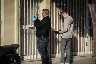 Κρατά το στόμα του κλειστό