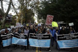 Ο Τραμπ… επιστρέφει στον τόπο του εγκλήματος