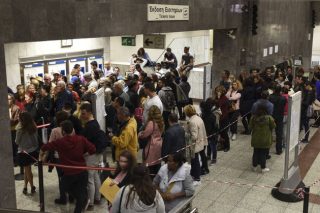 Ουρές στα εκδοτήρια του μετρό