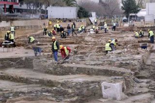 Και απολυμένοι και γδαρμένοι