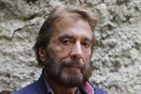 Η επιβίωση σε καταπίνει, παίρνεις αναγκαστικές αποφάσεις