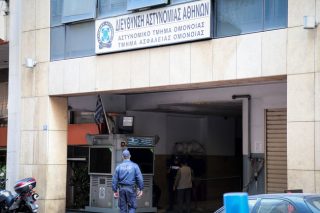 Διχογνωμούν τα κόμματα με αφορμή την επίθεση στο Α.Τ. Ομόνοιας