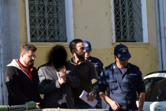 Το γαλάζιο παρελθόν του «Δρος Φακελάκη»