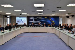 Ζεστό χρήμα 10 δισ. ευρώ στην αγορά