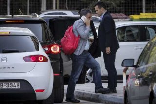 Στο μικροσκόπιο το υπερπλεόνασμα των 4,8 δισ.