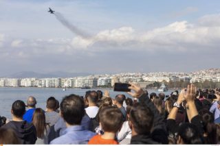Τα μηνύματα των κομμάτων για την επέτειο της 28ης Οκτωβρίου