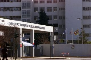 Στο 401 άφησαν πρόσφυγα αβοήθητη γιατί «δεν δέχονται αλλοδαπούς»!