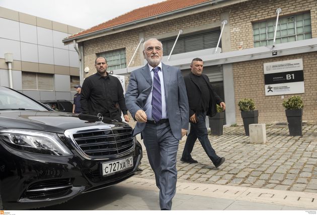 Κατάσκοποι, υποκλοπές, ΗΠΑ, Ρωσία και στη μέση ο Σαββίδης