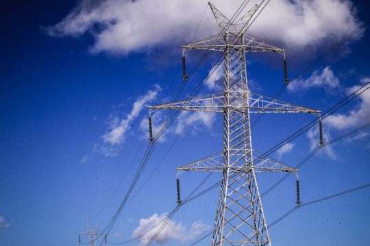 Πιέσεις για αυξήσεις στις τιμές του ρεύματος