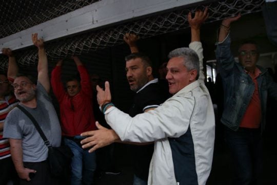 Με το «έτσι θέλω» στο γραφείο του Τσακαλώτου