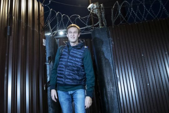 Αποφυλακίστηκε ο ηγέτης της ρωσικής αντιπολίτευσης Αλεξέι Ναβάλνι