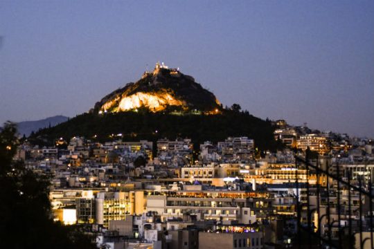 Κλειστός ο λόφος Λυκαβηττού λόγω υψηλού κινδύνου πυρκαγιάς