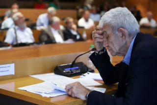 Με το στανιό