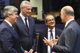 Πράσινο φως από ευρωζώνη για τις συντάξεις
