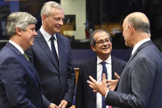 Spiegel: Οι Βρυξέλλες απέρριψαν το σχέδιο προϋπολογισμού της Ρώμης