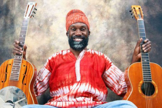 O σπουδαίος bluesman Corey Harris στο Half Note
