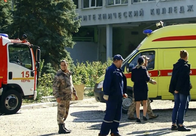 18χρονο μακελάρη δείχνουν οι αρχές για το φονικό στην Κριμαία
