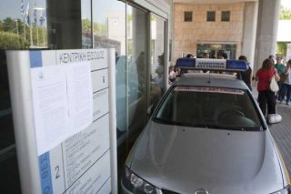 «Θα σε κάψουμε ζωντανό μπροστά στον γιο σου»