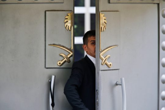 Ένα κατασκοπευτικό και διπλωματικό θρίλερ σε εξέλιξη