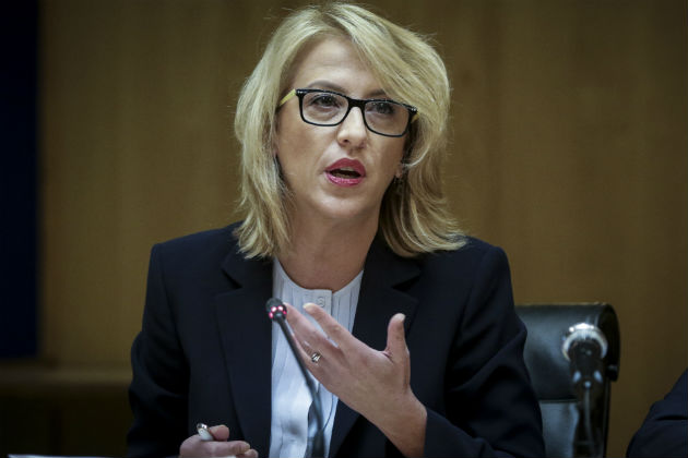 «Οι Περιφέρειες δεν σβήνουν φωτιές»