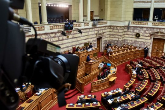 «Εσείς κόψατε, εμείς χτίζουμε»