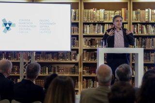 Ολα καλά… με ολίγα καρφιά