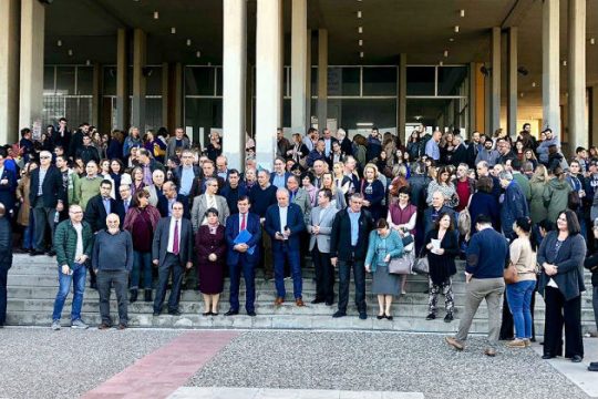 Ανακατάληψη Ρουβίκωνα, ασπίδα καθηγητών στη Φιλοσοφική