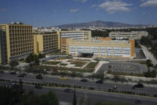 Αναστολή αδείας του 401 ΓΣΝΑ για τις επεμβάσεις TAVI