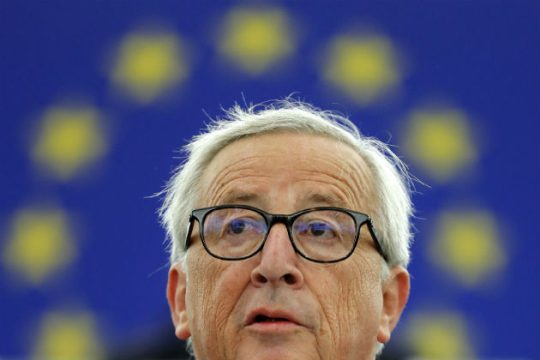 Συμφωνία Brexit ώς τον Νοέμβριο βλέπει ο Γιούνκερ